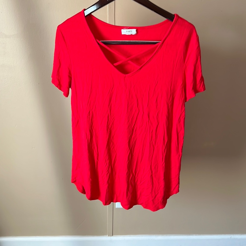 Red piko top